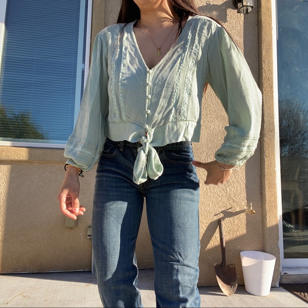 Love Riche Cropped Lite Green Long Sleeve Size M